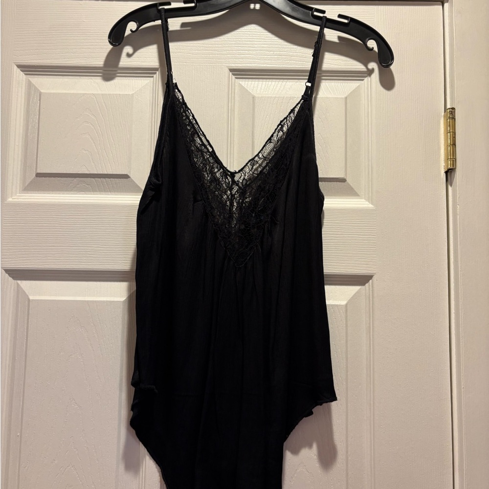 American Eagle Outfitters Black Lace-Trim V-Neck Camisole